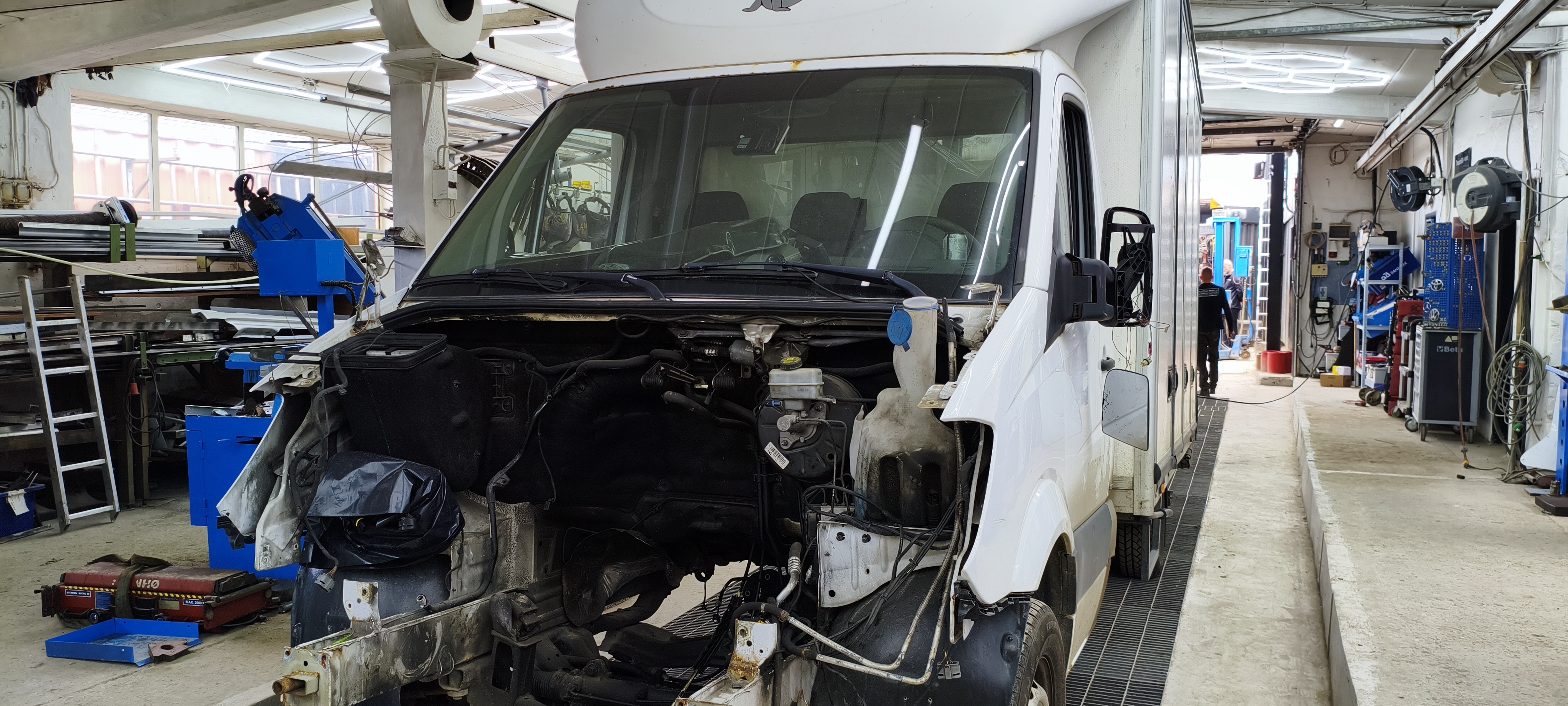 Professionel lift til lastbil og personbil hos CPH Truck- & Liftcenter