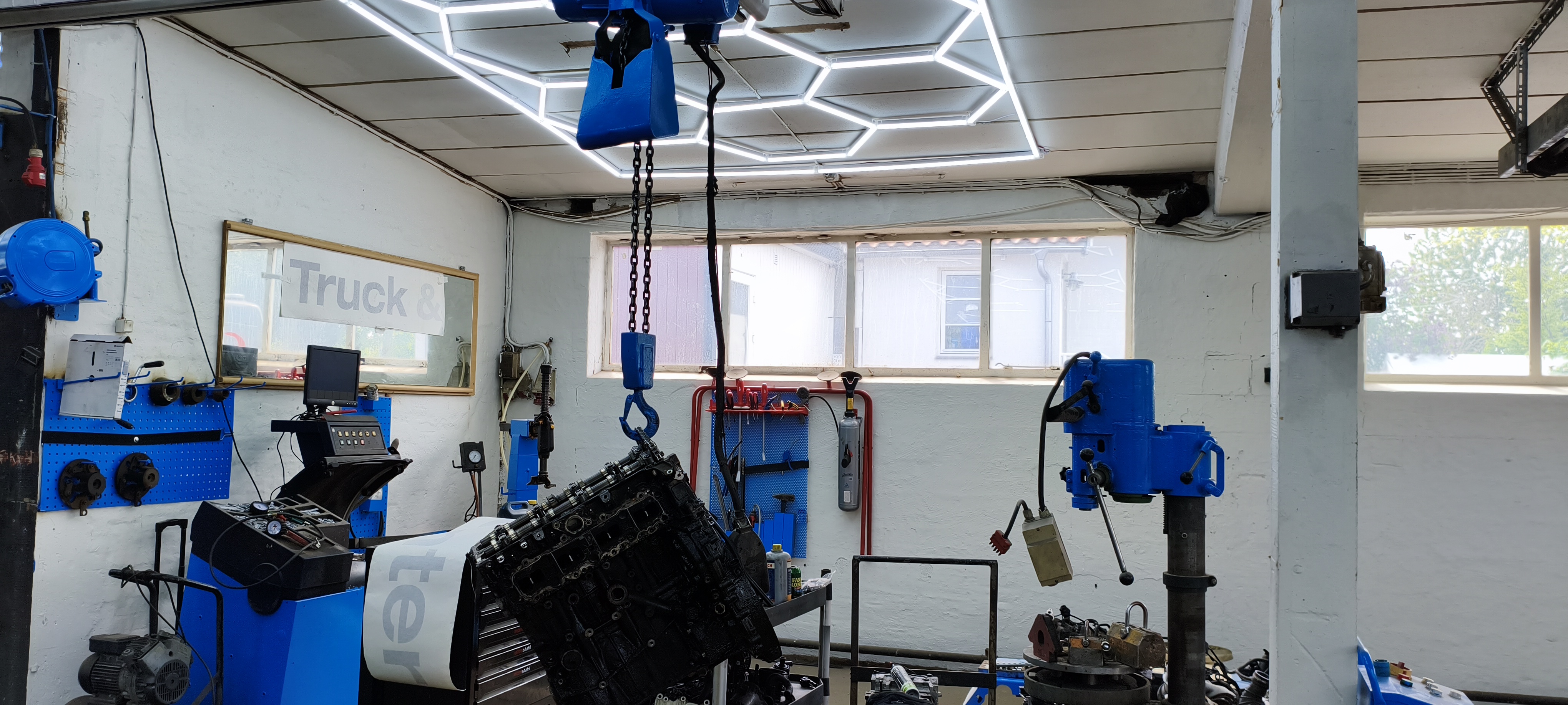 CPH Truck- & Liftcenter — erfarne mekanikere