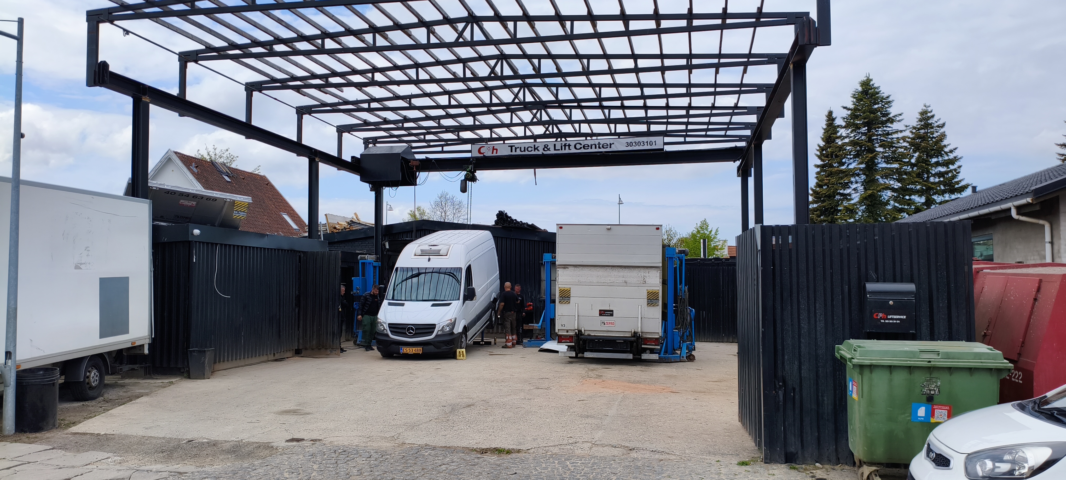 CPH Truck- & Liftcenter — indgang til værkstedet